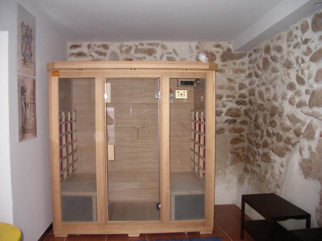Apartamentos La Fonda Aninon Exterior foto