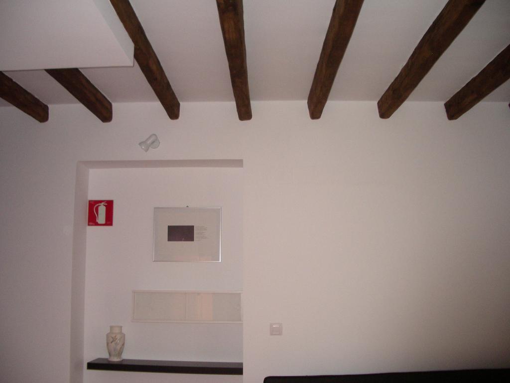Apartamentos La Fonda Aninon Quarto foto