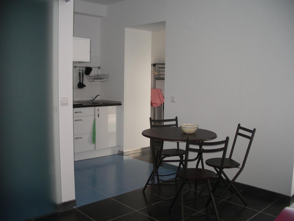 Apartamentos La Fonda Aninon Quarto foto