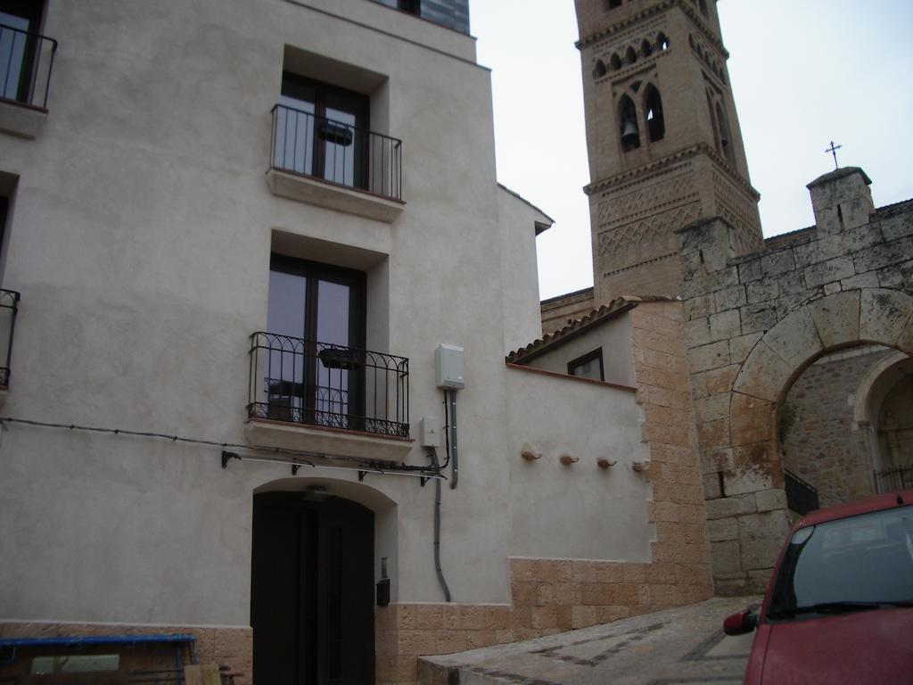 Apartamentos La Fonda Aninon Exterior foto