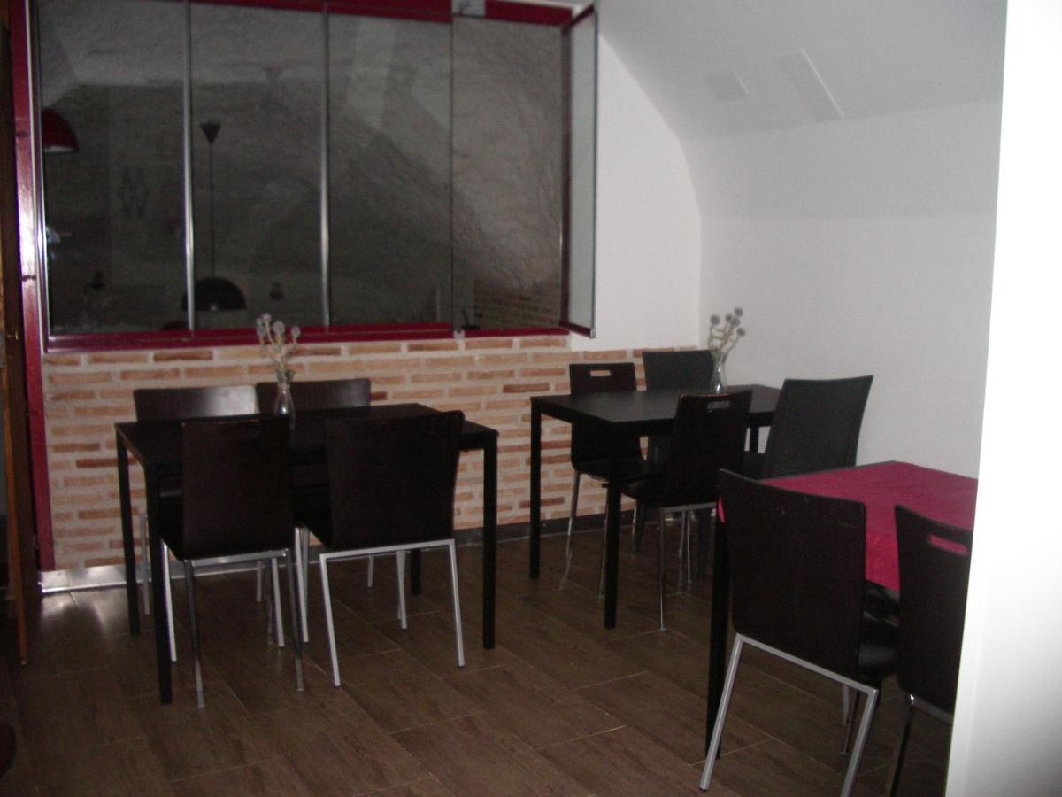 Apartamentos La Fonda Aninon Exterior foto
