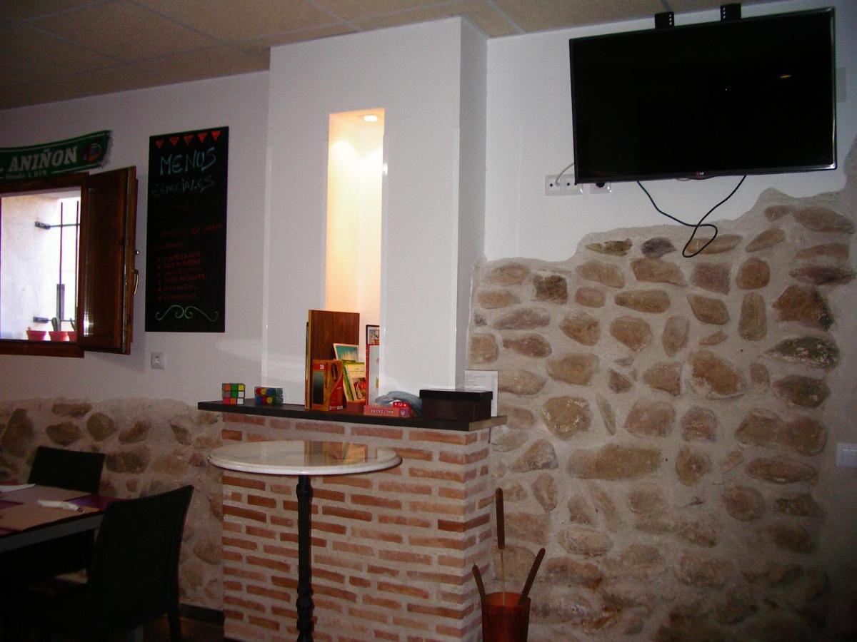 Apartamentos La Fonda Aninon Exterior foto